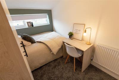 NEW house share,En-suite Room available, bills inc Main Photo
