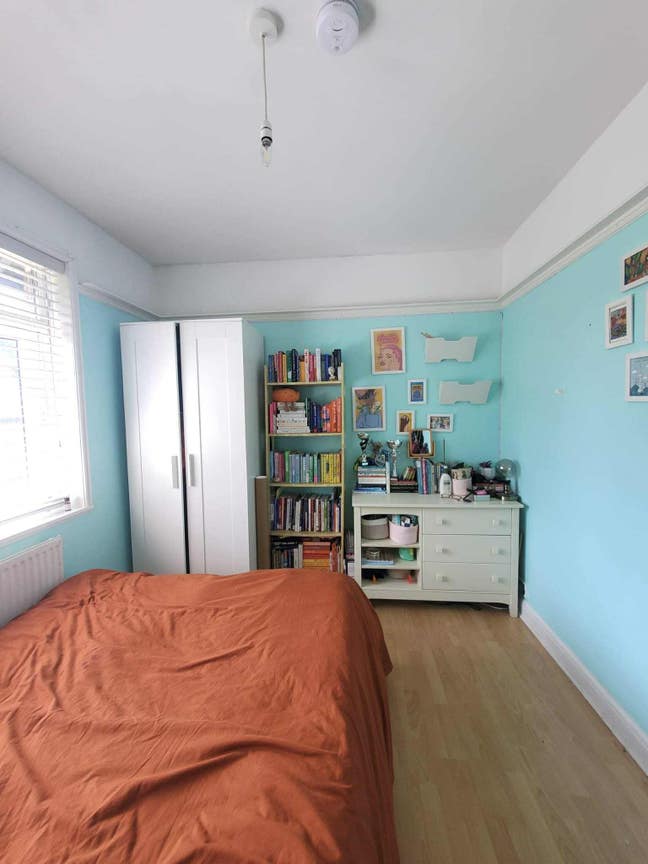 Double room in 3 bed near Meersbrook Park  Main Photo