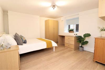 Double Bedroom in close to Southampton City Centre Main Photo
