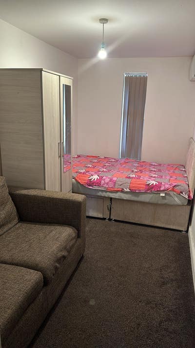 1 room available in stretford Main Photo