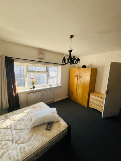 Room for rent Main Photo