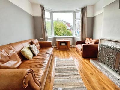 Two rooms avaliable during end of July/August! Main Photo