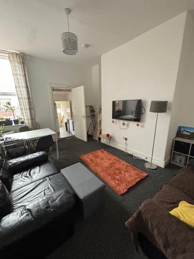 Double room in heaton to rent!  Main Photo