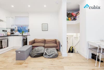 3 Bedroom Flat to Rent in Wimbledon Main Photo