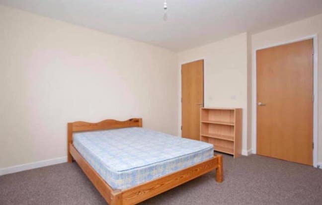 2 fully furnished rooms in all-female house share  Main Photo
