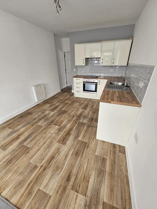 Modern 1-Bedroom Flat | £660 PCM | Available Now Main Photo