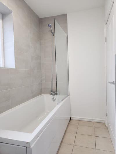 Studio Flat available in Broomhill  Main Photo