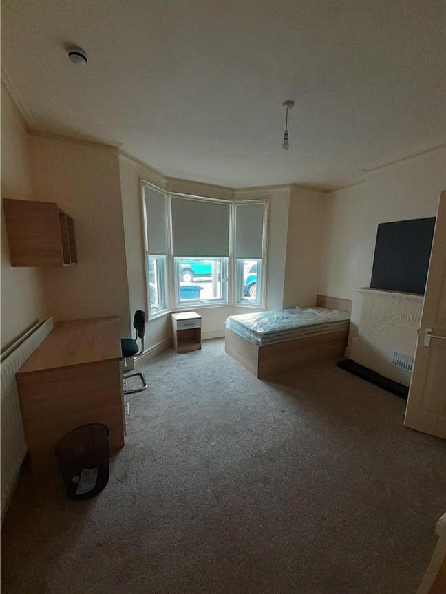 🏡 6-Bed Student House - Bills Incl 💧📶 Main Photo