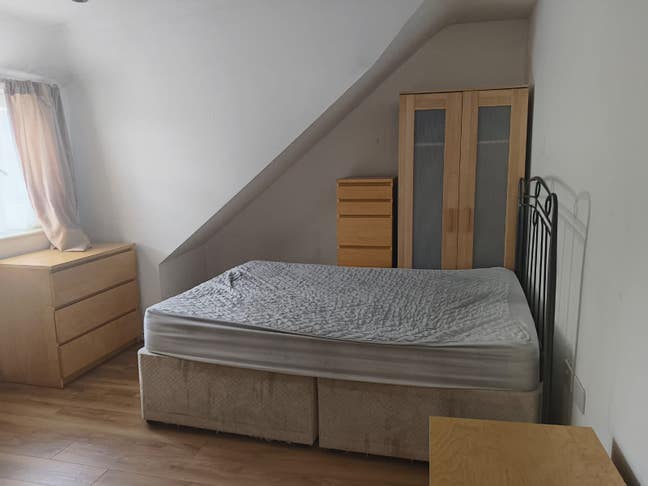 Ensuite room available with private bathroom  Main Photo