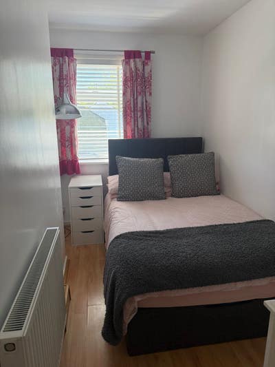 Small double room close to hospital and Marjons Main Photo