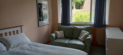 Bright, comfortable double size room Main Photo