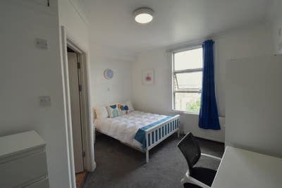 2 En Suites available in W12  Main Photo