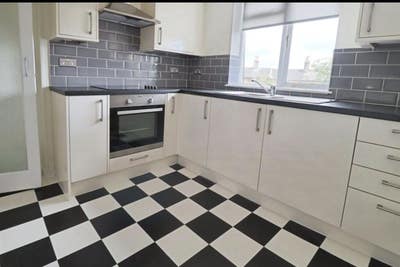 Spacious Double Bedroom Only for Females  Main Photo