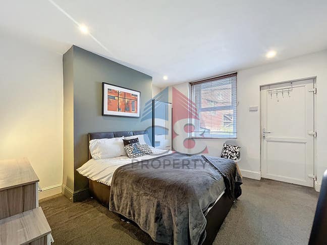 2 Rooms Available on Corporation Street Main Photo
