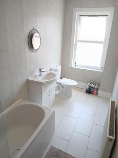 4 BED property refurbished  Main Photo