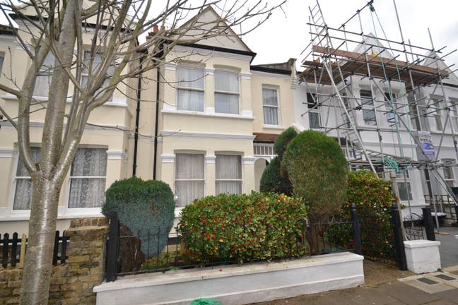   Double Room to Rent – Prime Location Next to Wes Main Photo