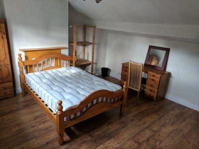 Professional person required for sociable house Main Photo