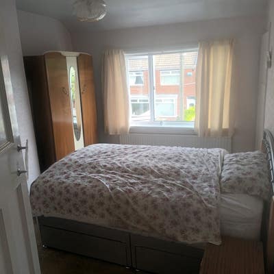 Large Double Room to rent Main Photo