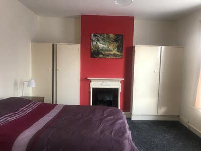 Professional House Share  Main Photo