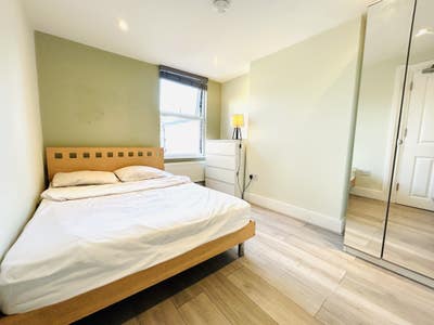 Double Room All Bills Garden - Fully Furnished Main Photo
