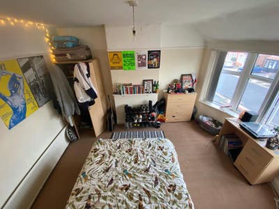 Large Double Room in Didsbury Main Photo