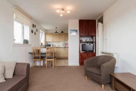 Spacious fully furnished one bedroom flat  Main Photo