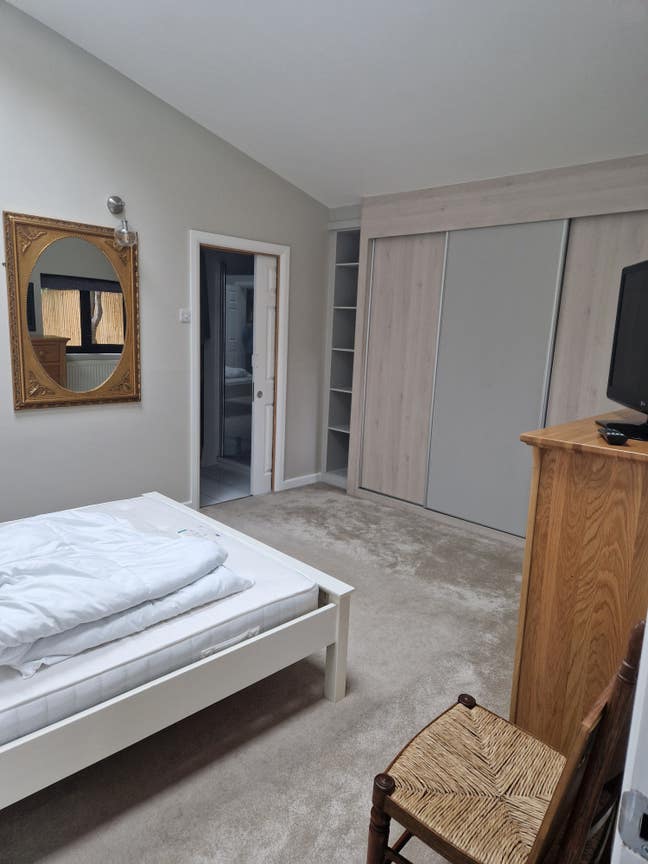 Comfortable, Detached House with just one person Main Photo
