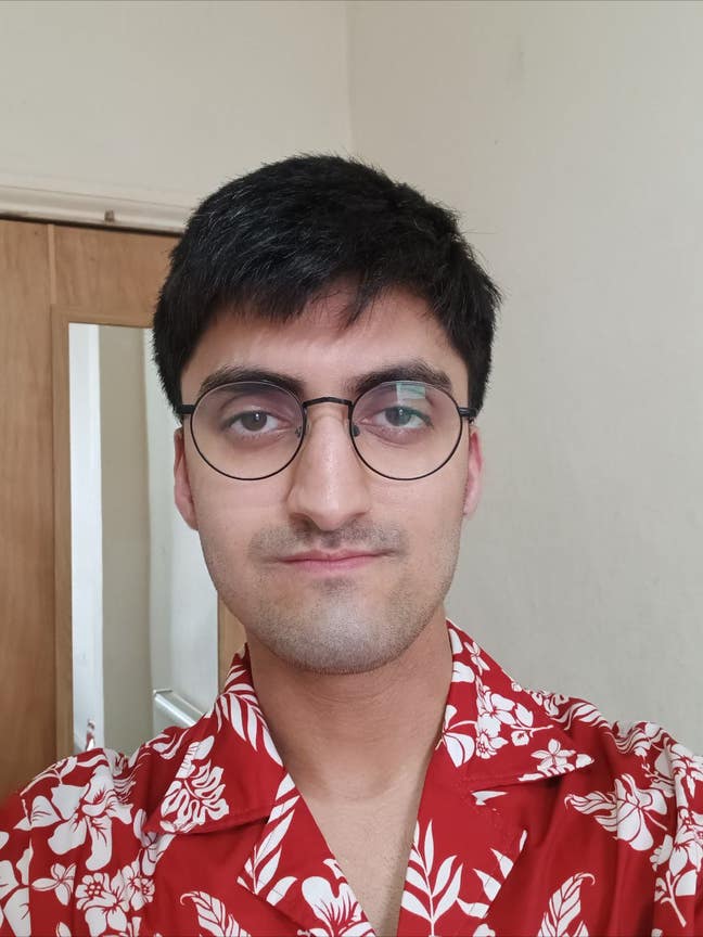 Professional looking for a room from August. Main Photo