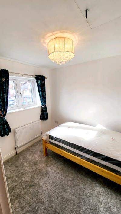 Single furnished room  Main Photo
