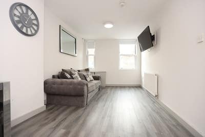 5 Bedroom House City Centre Main Photo