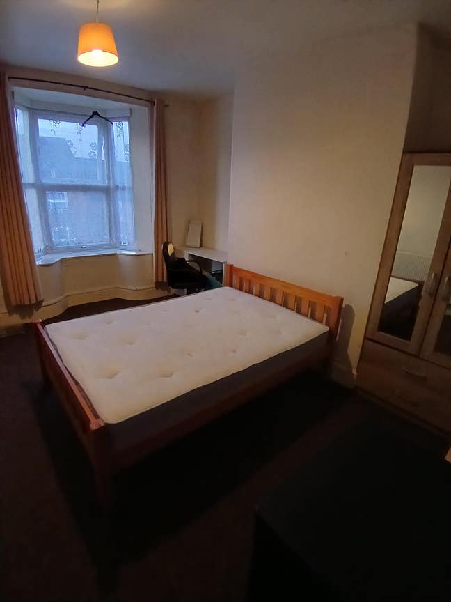 Double bedroom, £495 pcm, bills included  Main Photo