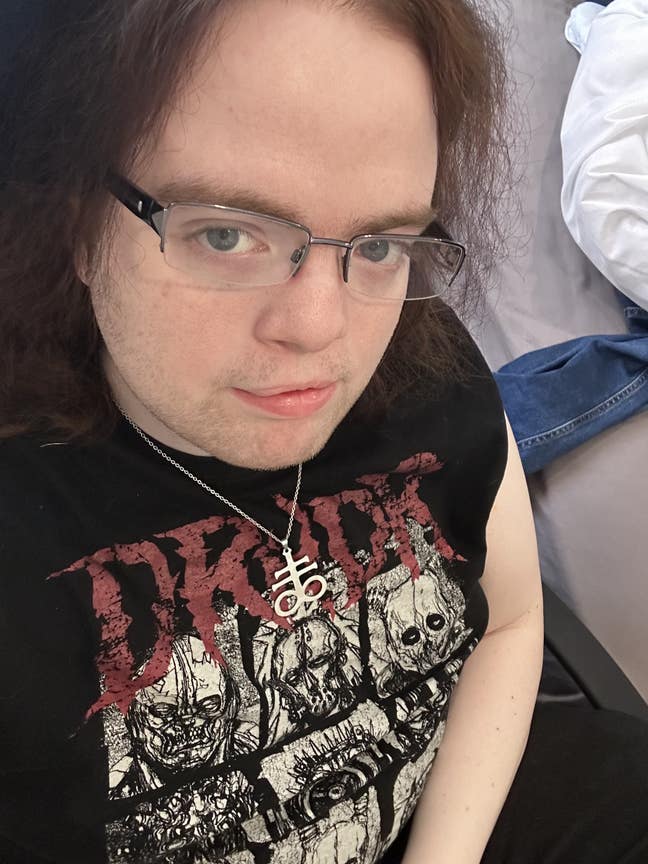 Need accommodation ASAP (27 year old transwoman) Main Photo