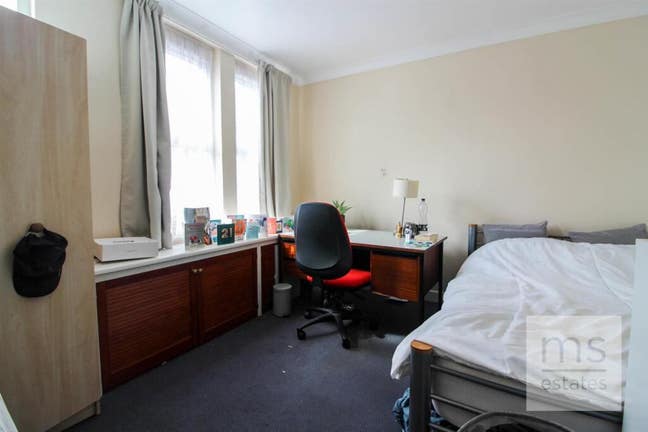 Double room to let in 4 bed house share NG7 2PJ Main Photo