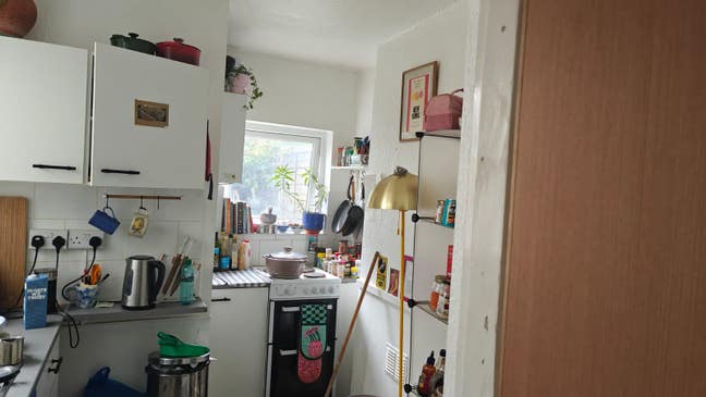 Single Room in Communal, Queer-Friendly Home  Main Photo