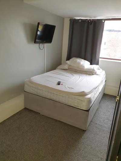 Ensuite Double room available in M6 Main Photo