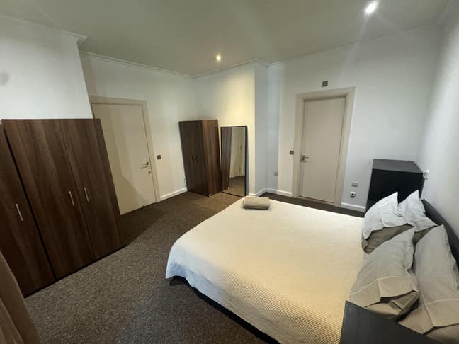 Large Ensuites, Swim Pool, GYM,Massive Living room Main Photo