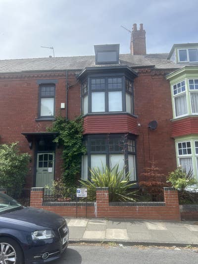 Lovely double room for rent in North Lodge Terrace Main Photo