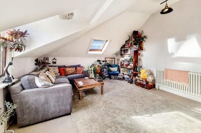 Bright and sunny 1bed in South Norwood Main Photo