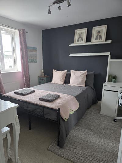 Lovely double room to let Main Photo