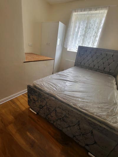 3 Beds Newly Renovated House Main Photo
