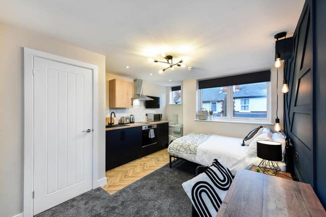 🌟Studio Room & En-Suite Room Available Now🌟 Main Photo