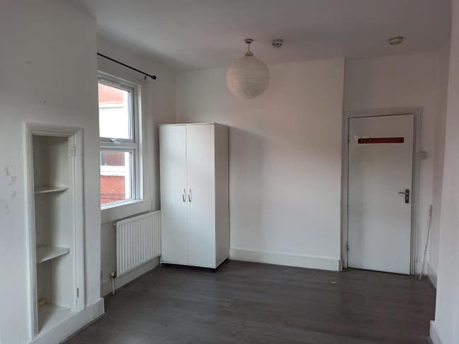 Cheap&Spacious Double Room, 2 min from Tube Main Photo