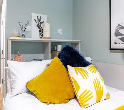 *URGENT* Room at the Refinery, Leeds  Main Photo