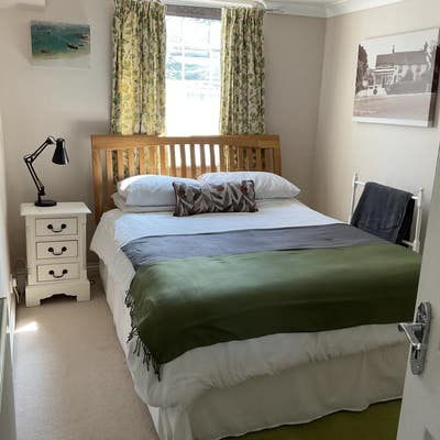 Double with own bathroom Mon-Fri let 30/08/25 Main Photo