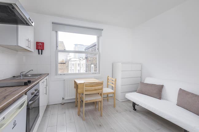 Super Studio Earls Court (Bills Included) Main Photo