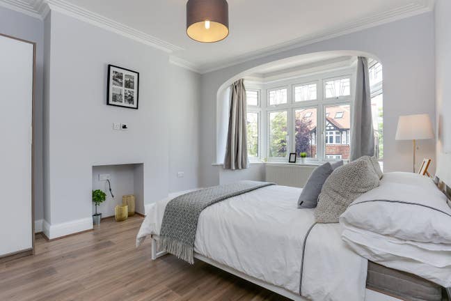 Amazing double room - Hanger Lane - Bills included Main Photo