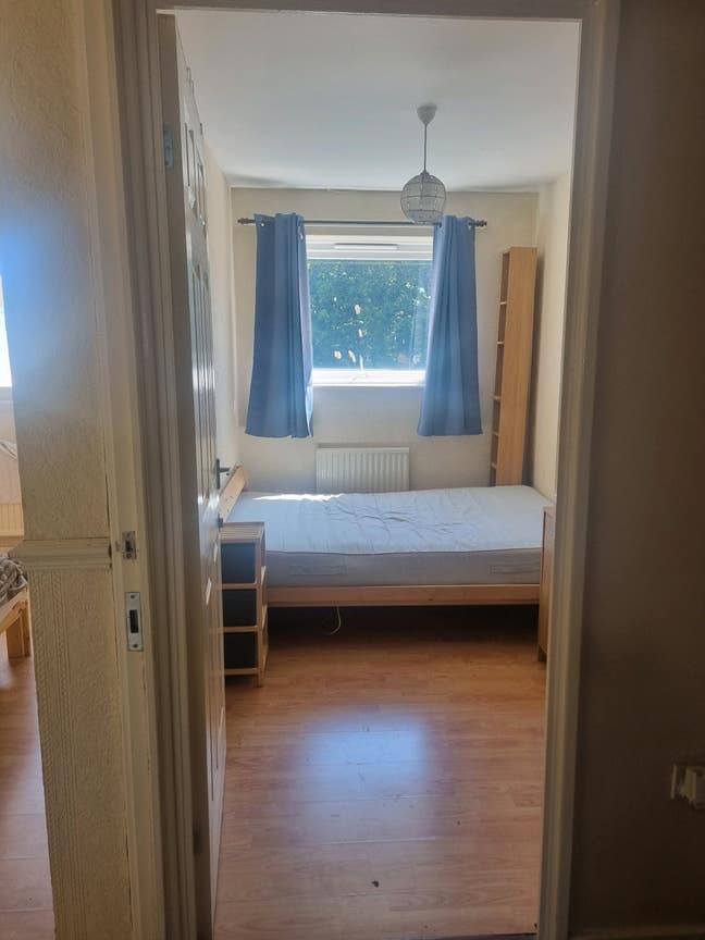 Small Bedroom with Double bed Main Photo