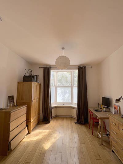 Large Room, couples-friendly, in Stoke Newington Main Photo