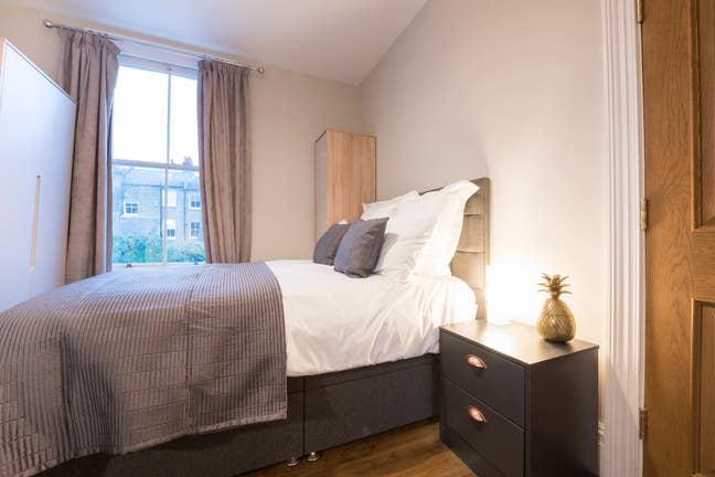 Stunning Double Bedroom - Brixton Main Photo