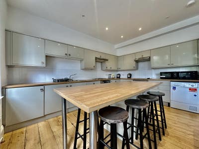 Student Rooms Available Sep - Queen Anne Terrace Main Photo